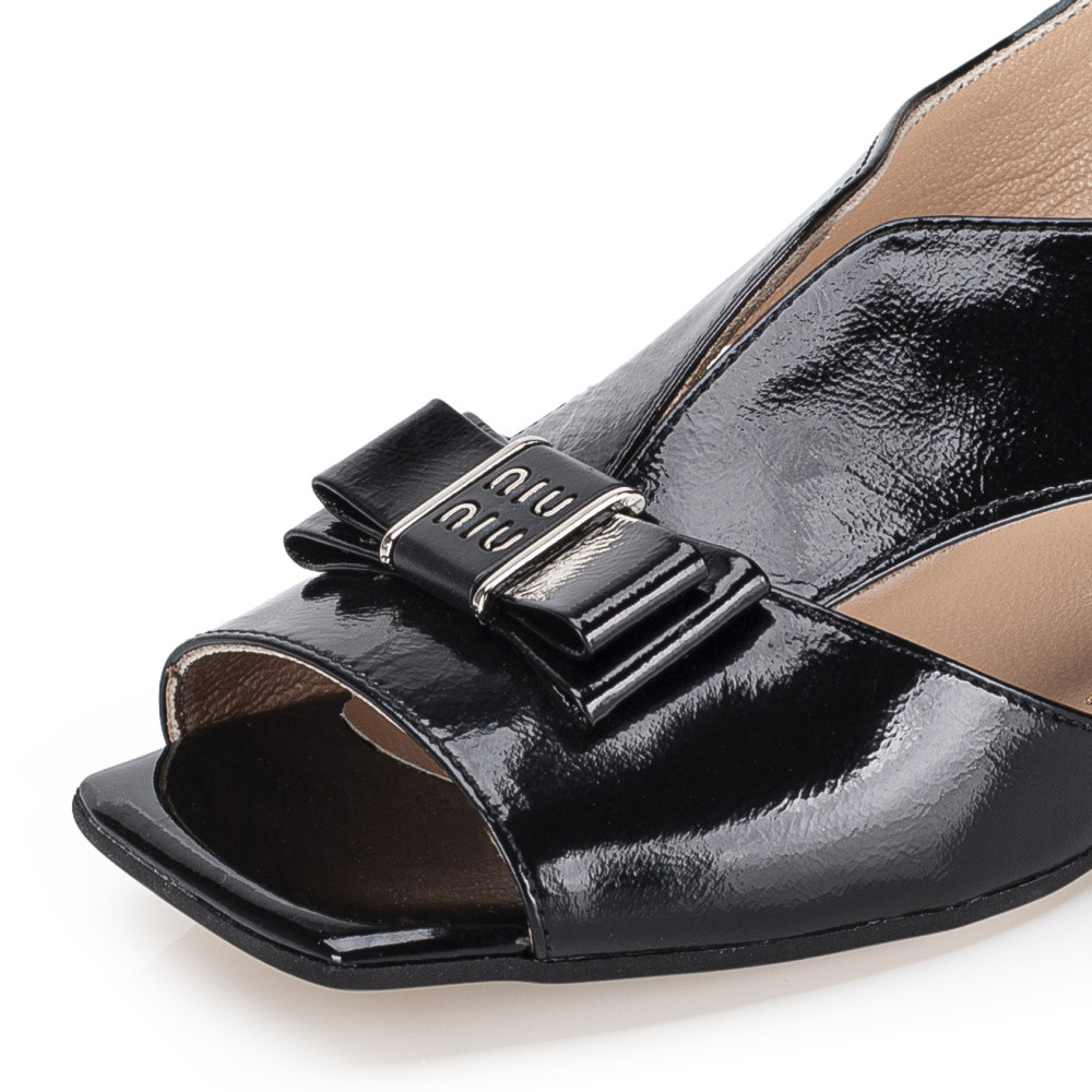 detail Dámské sandály IBERIUS 0085-733 26 černá S6