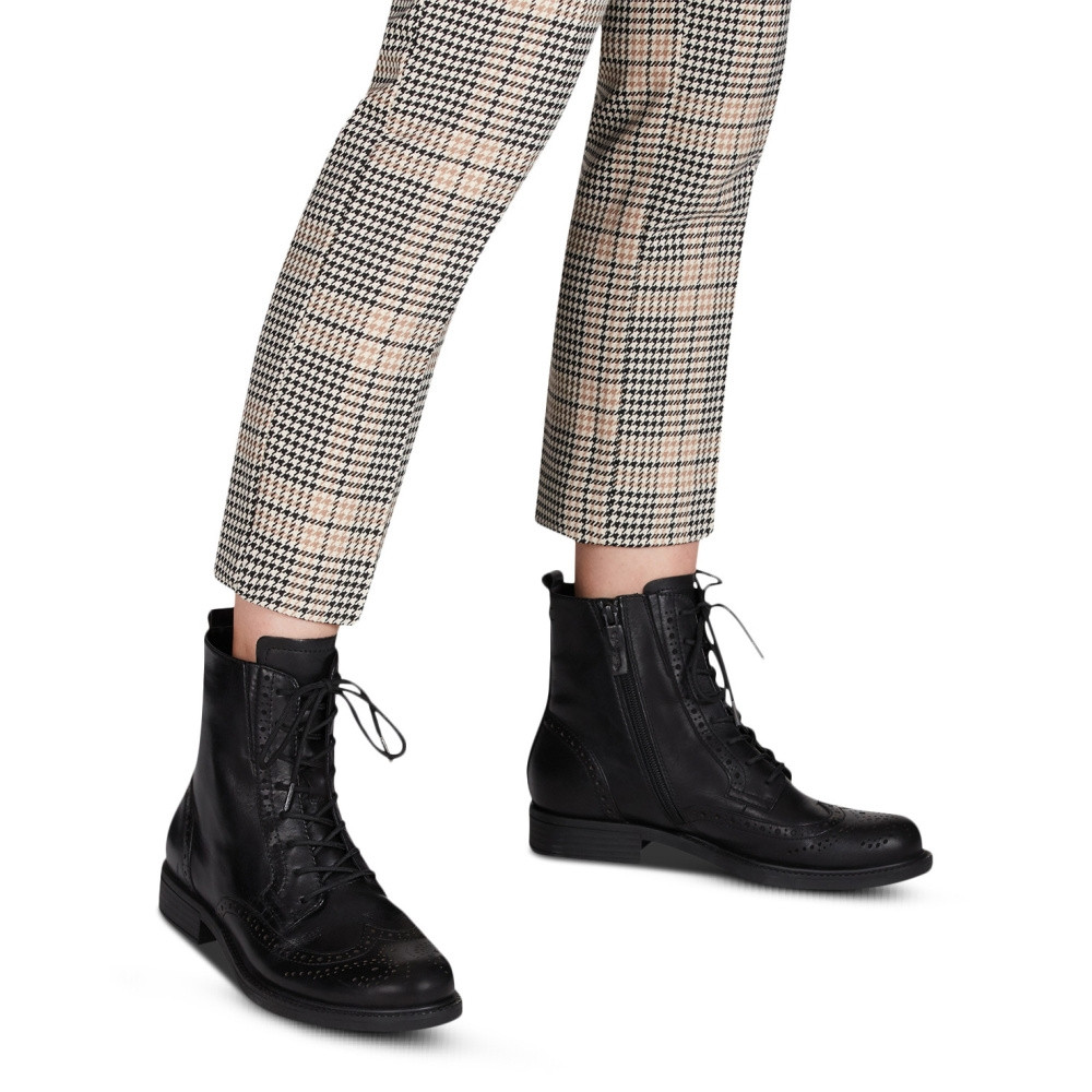 detail Dámská kotníková obuv TAMARIS 25106-25-001 černá W0