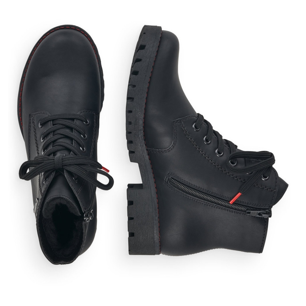 detail Dámská kotníková obuv RIEKER 785M1-00 černá W3