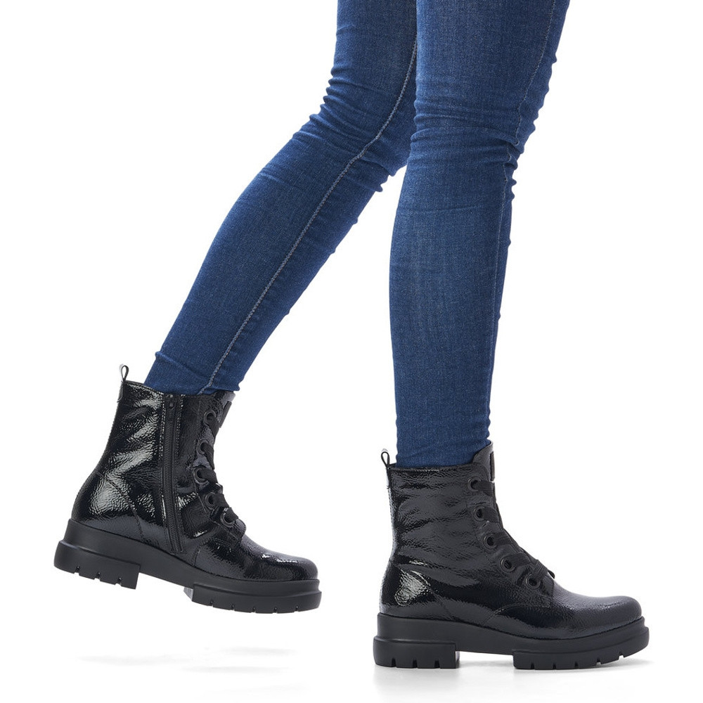 detail Dámská kotníková obuv REMONTE D8970-02 černá W1