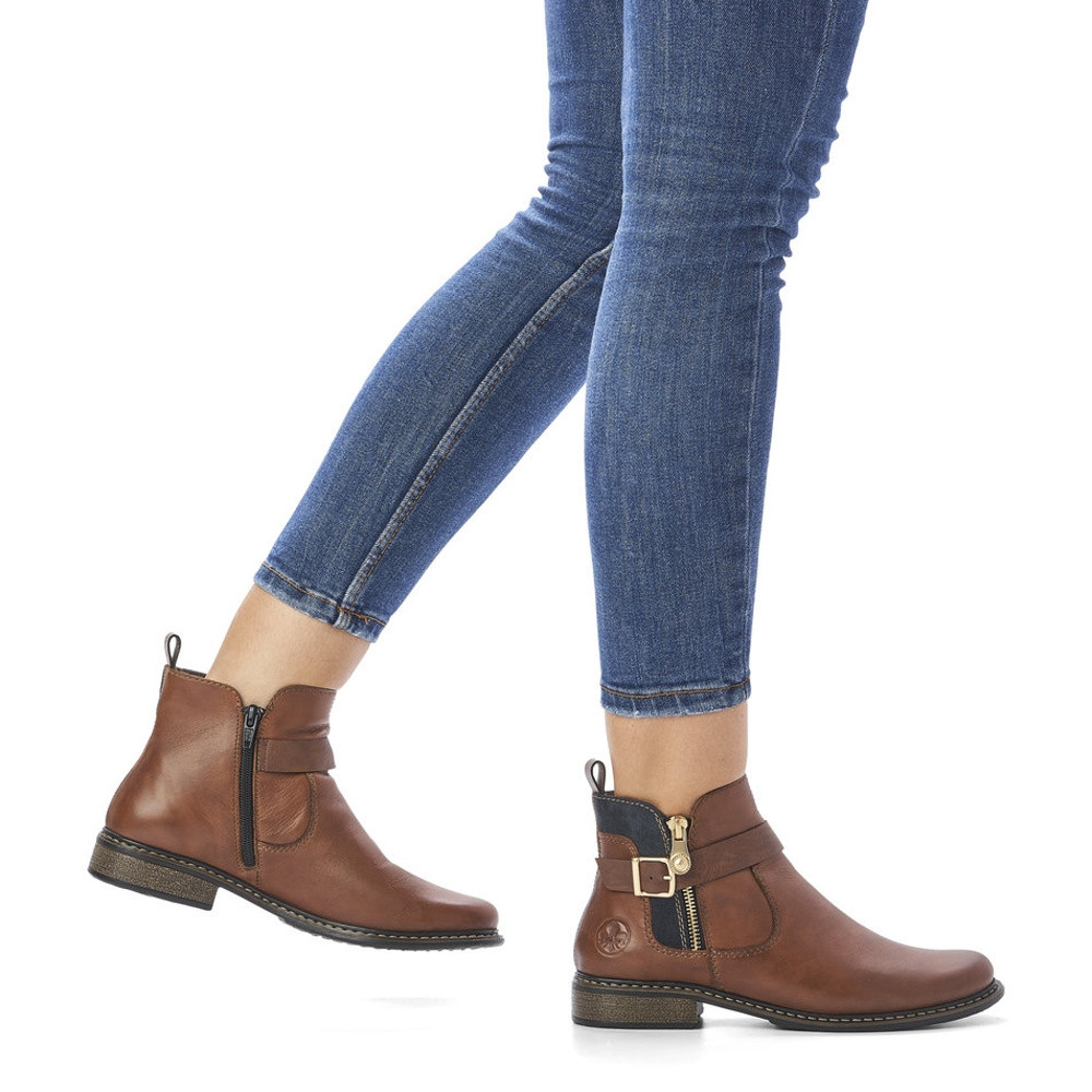 detail Dámská kotníková obuv RIEKER Z4959-22 hnědá W5