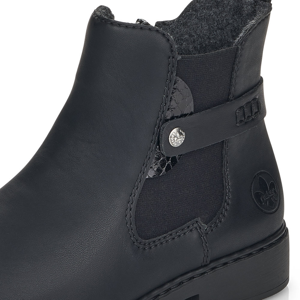 detail Dámska členková obuv RIEKER Z6161-00 čierna W1