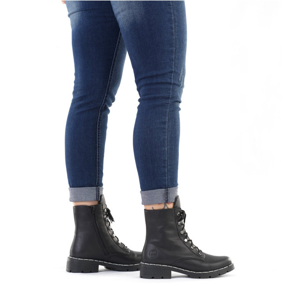 detail Dámská kotníková obuv RIEKER 76322-01 černá W1
