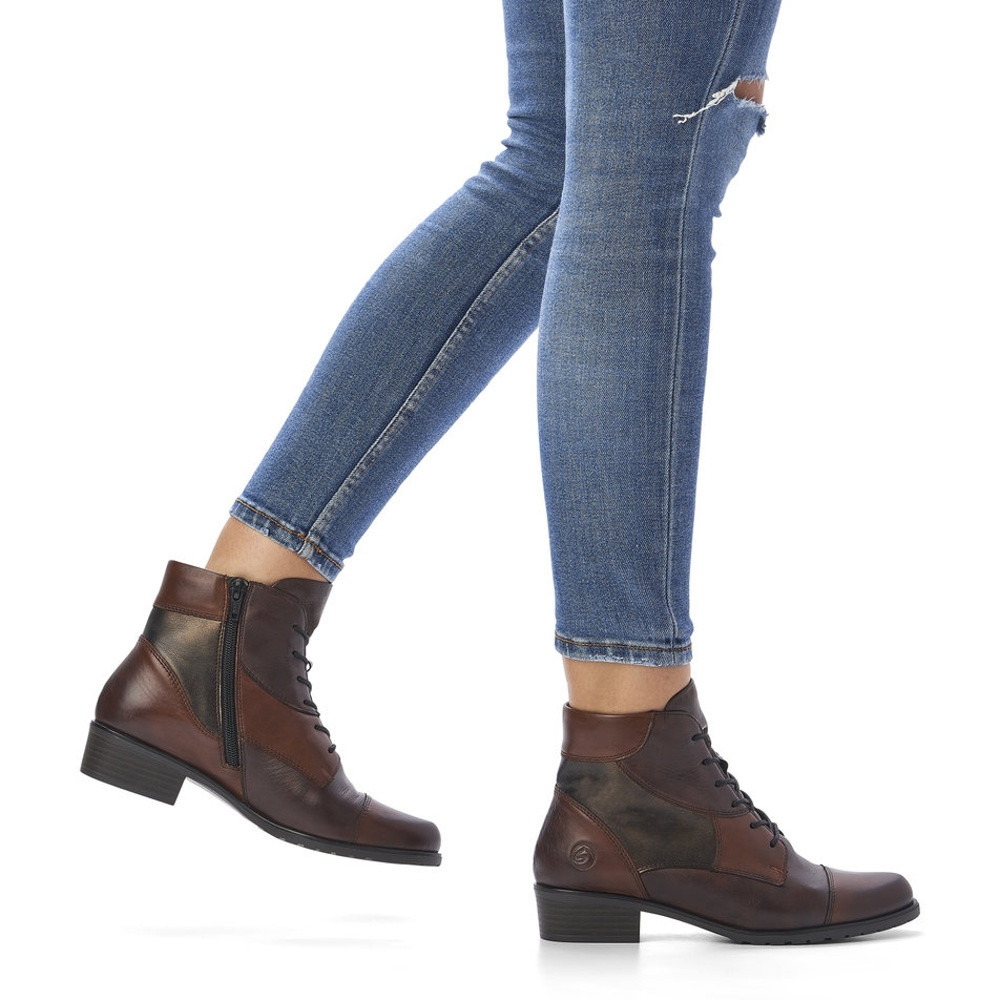 detail Dámská obuv REMONTE RIE-10301903-W2 hnědá