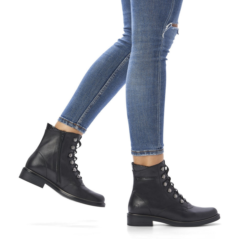 detail Dámská obuv REMONTE RIE-10301910-W1 černá