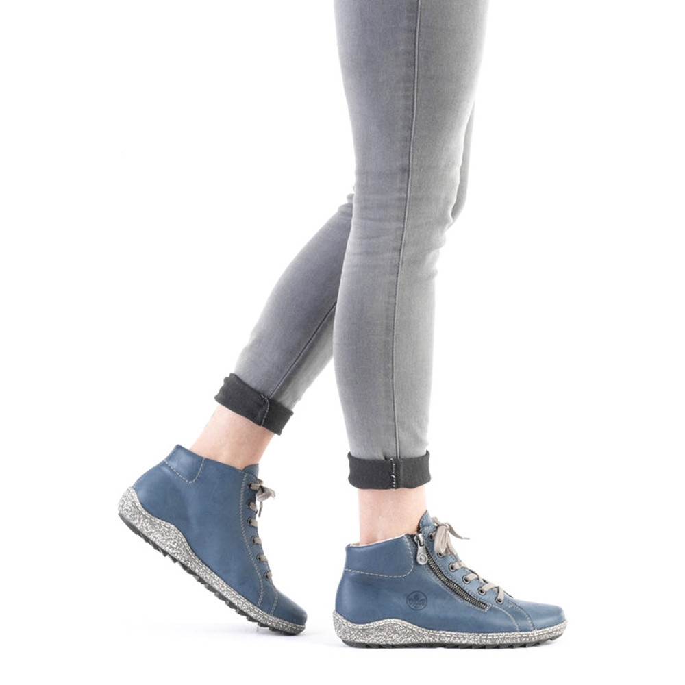 detail Dámská kotníková obuv RIEKER L7520-14 modrá W1