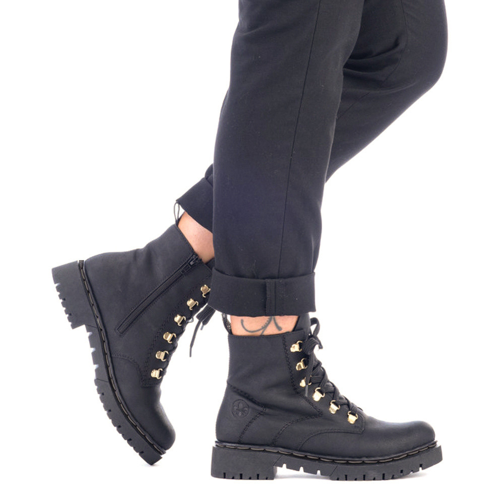 detail Dámska členková obuv RIEKER Y2422-00 čierna W4