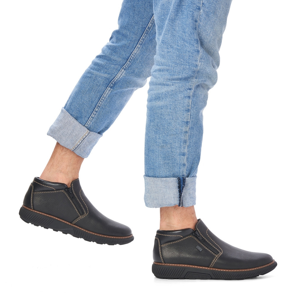 detail Pánská kotníková obuv RIEKER B3350-00 černá W3