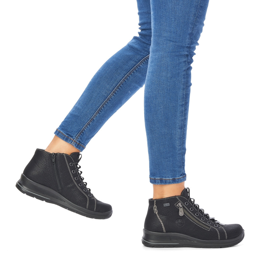 detail Dámská kotníková obuv RIEKER L7751-00 černá W4