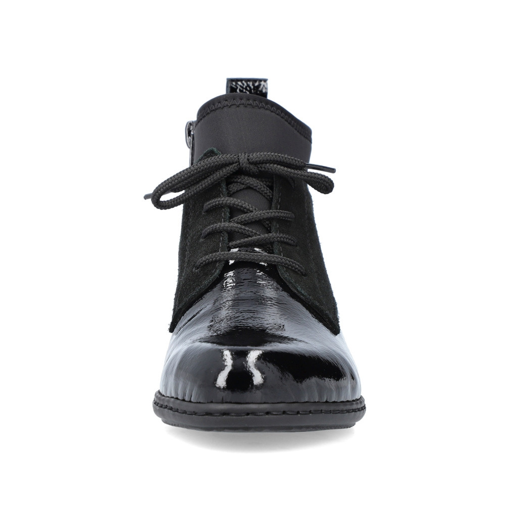 detail Dámská kotníková obuv RIEKER Y0740-00 černá W2