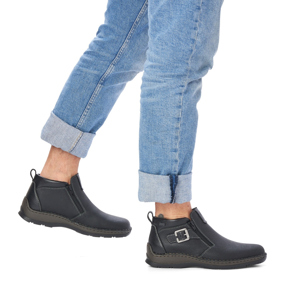 detail Pánska členková obuv RIEKER 05375-00 čierna W2