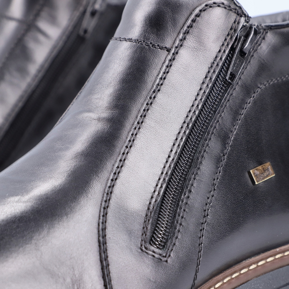 detail Pánska členková obuv RIEKER 33160-00 čierna W5