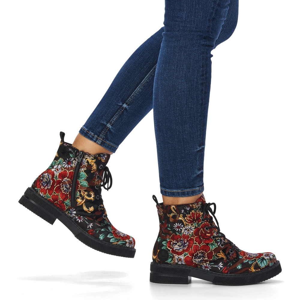 detail Dámská kotníková obuv RIEKER 72010-90 černá W4