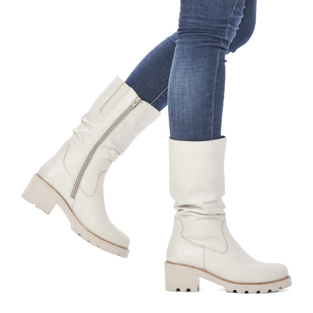 detail Dámské kozačky REMONTE D0A75-80 bílá W2