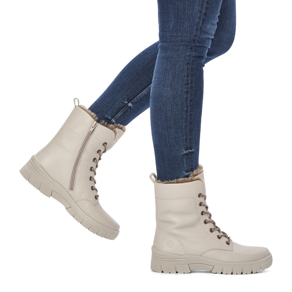 detail Dámská kotníková obuv REMONTE D0E72-60 béžová W4