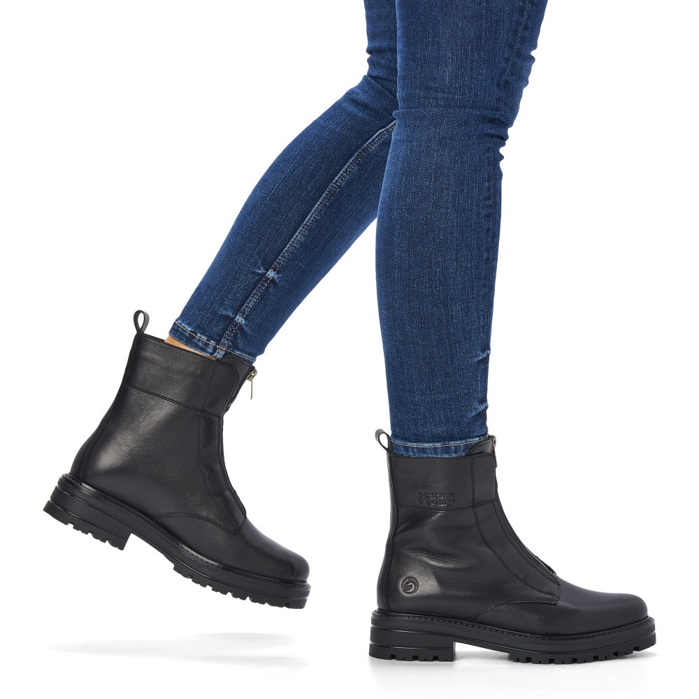 detail Dámská obuv REMONTE RIE-10302507-W2 černá