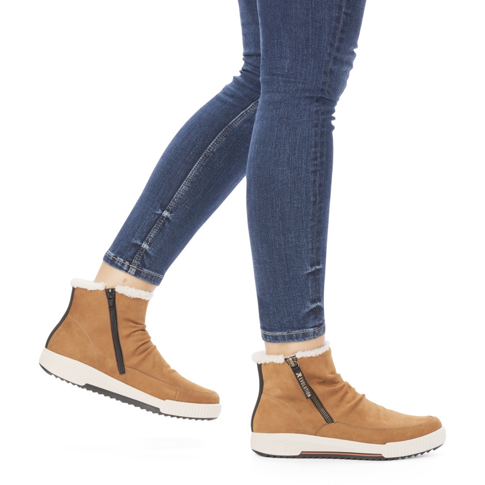 detail Dámská kotníková obuv RIEKER REVOLUTION W0163-68 hnědá W2