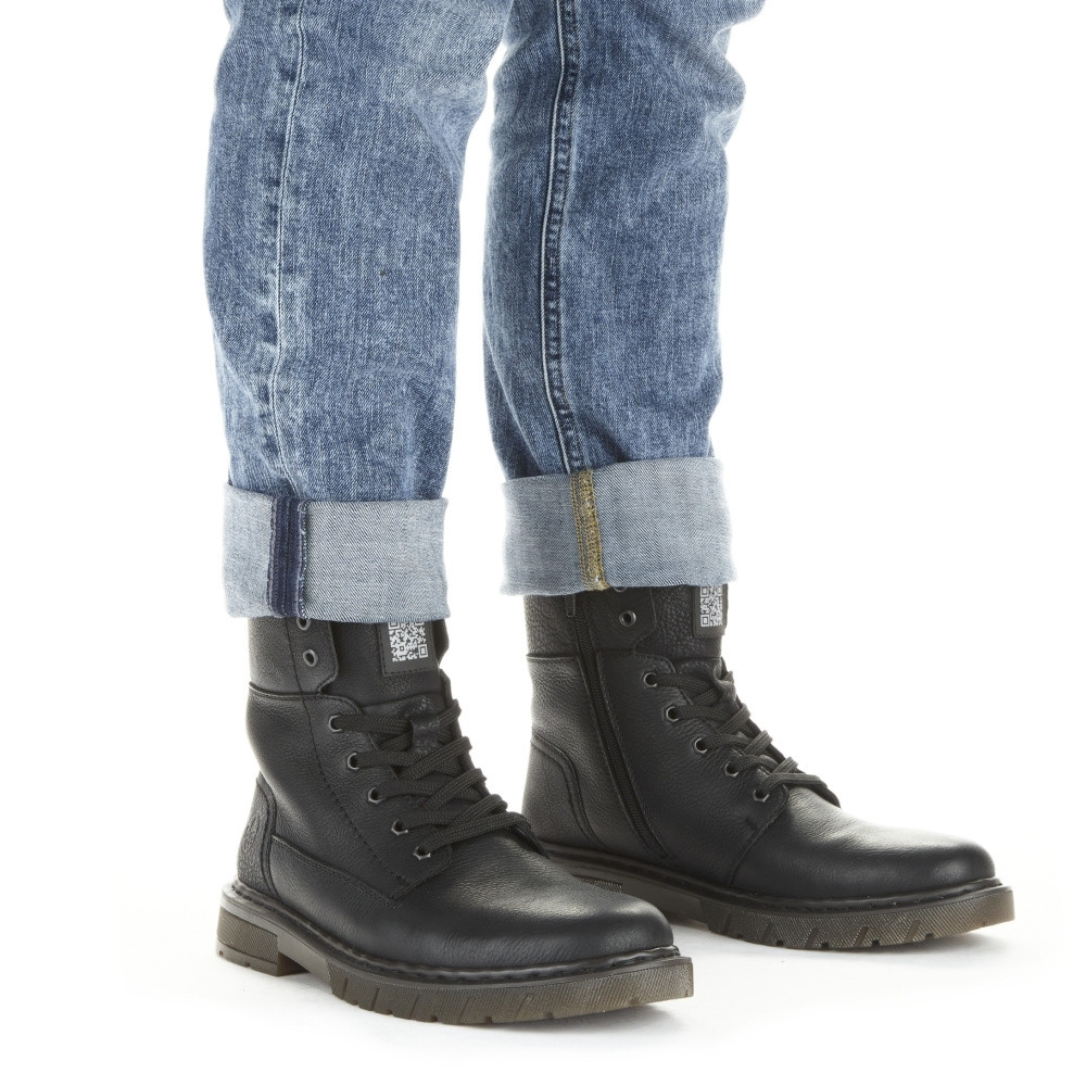 detail Pánská kotníková obuv RIEKER 31602-00 černá W4