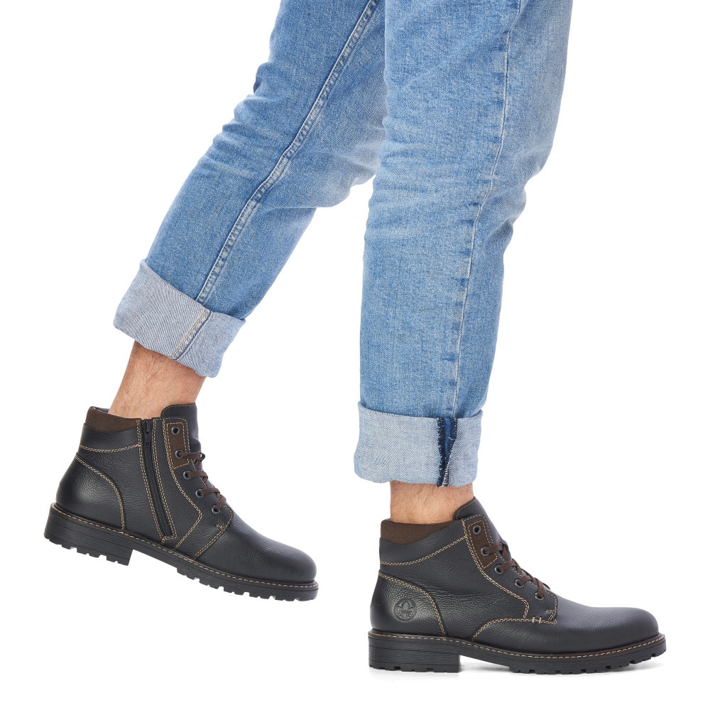 detail Pánská kotníková obuv RIEKER 32005-00 černá W2