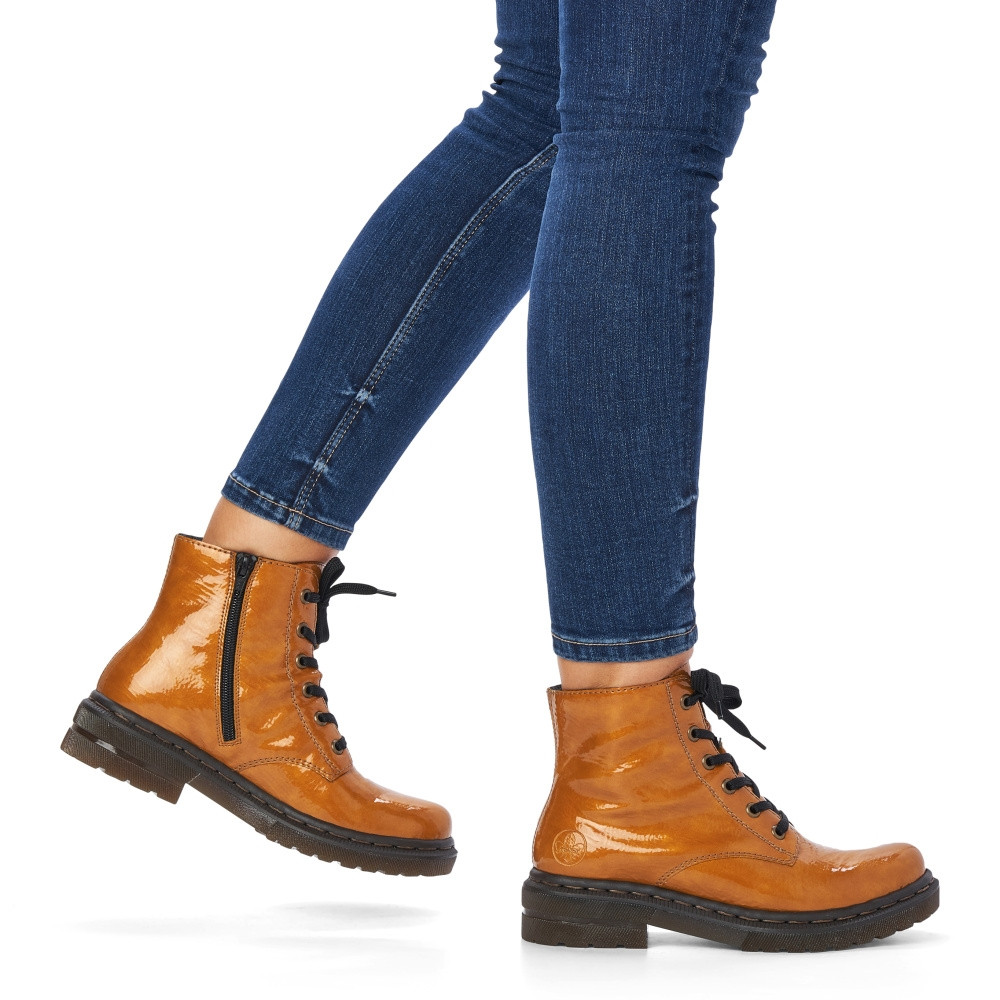 detail Dámská kotníková obuv RIEKER 78240-68 žlutá W4