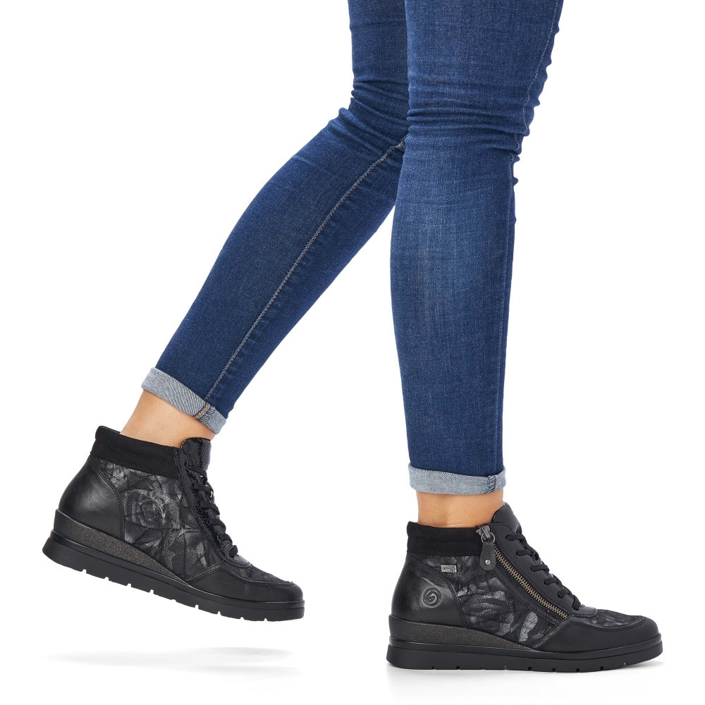 detail Dámská kotníková obuv REMONTE R0770-05 černá W2