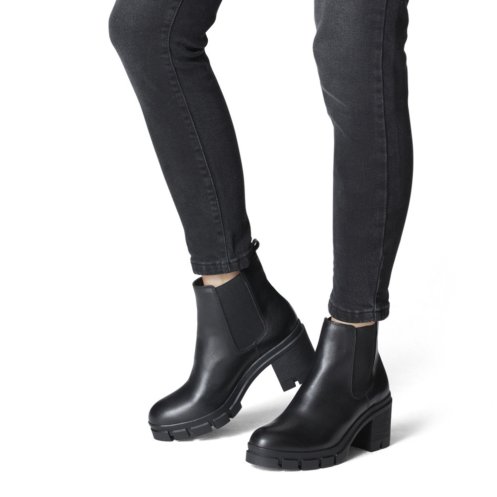 detail Dámská kotníková obuv TAMARIS 25409-29-001 černá W2