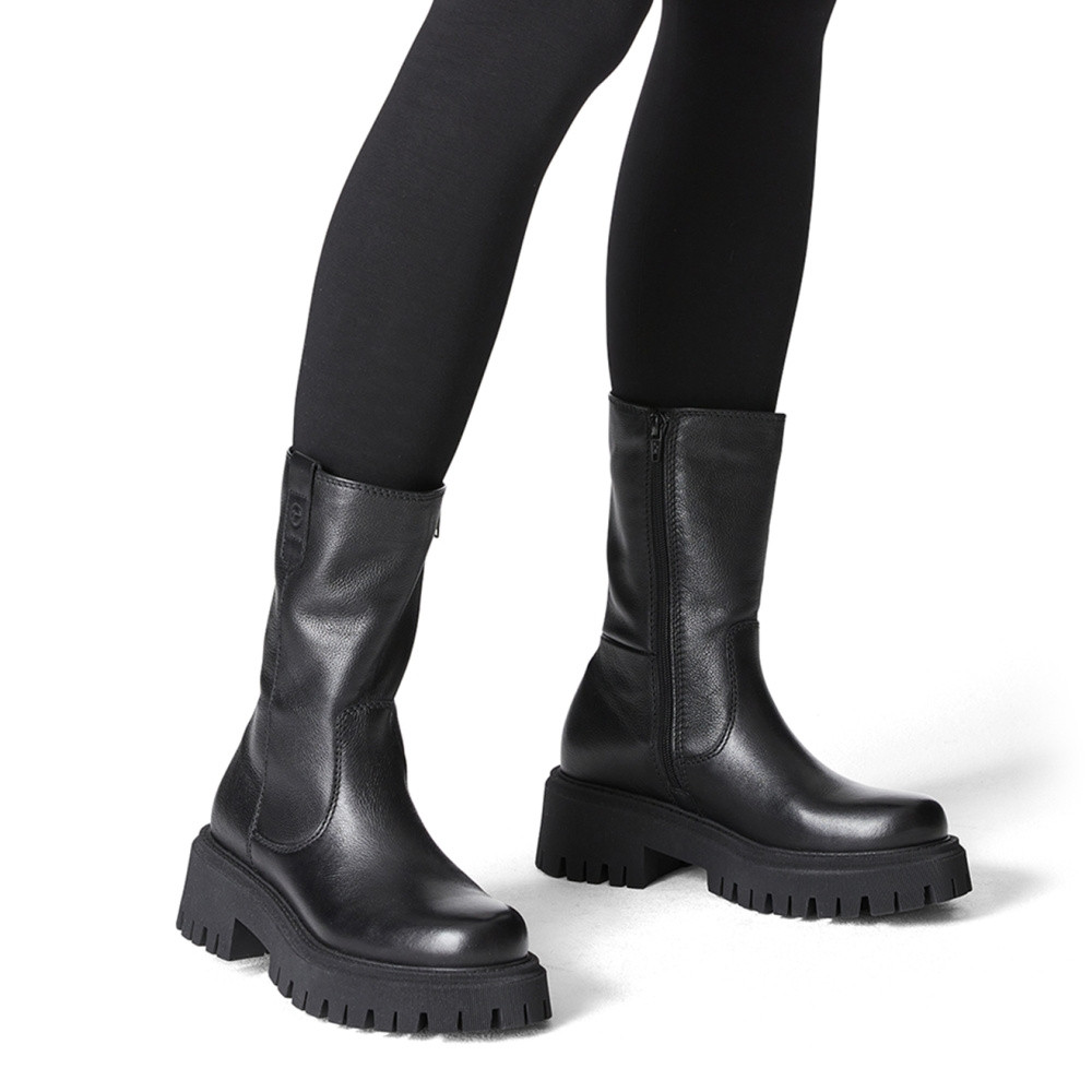 detail Dámská kotníková obuv TAMARIS 25928-39-001 černá W2