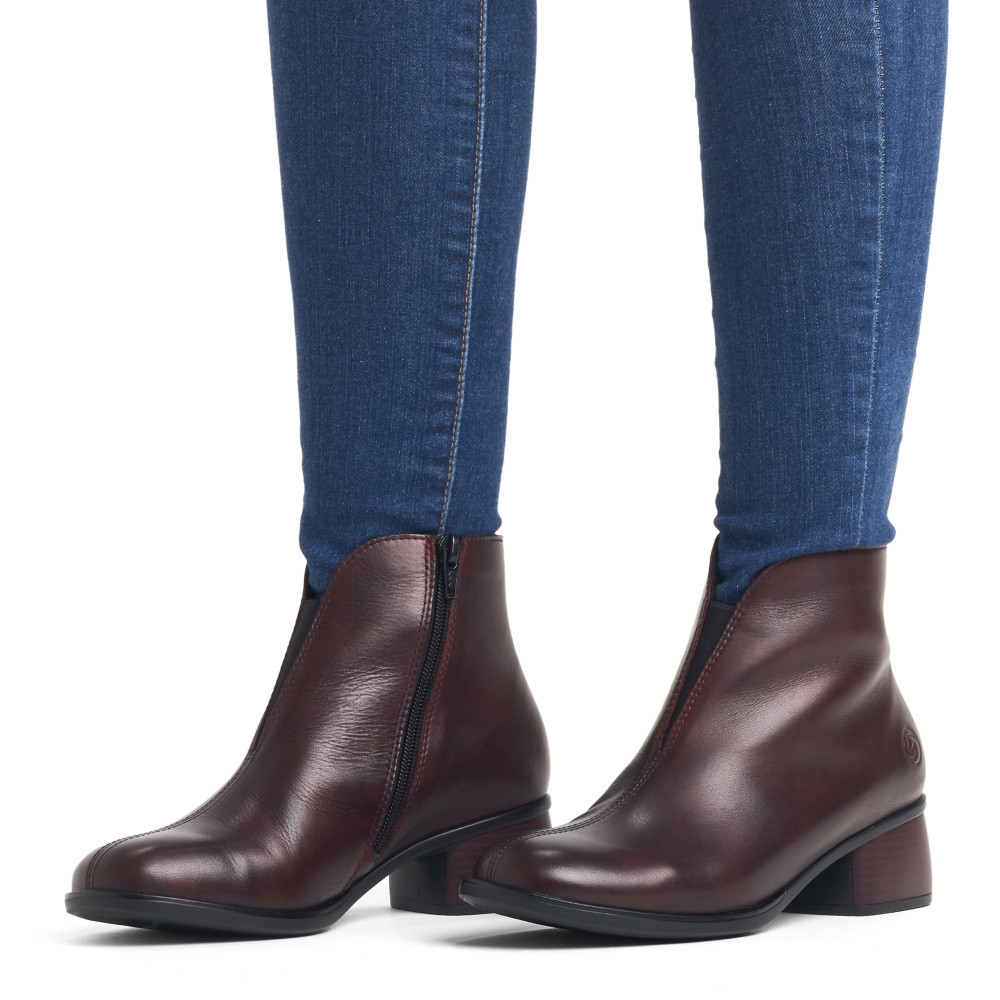 detail Dámská kotníková obuv REMONTE R8870-36 červená W3