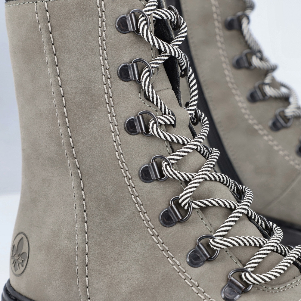 detail Dámská kotníková obuv RIEKER 74643-52 zelená W3