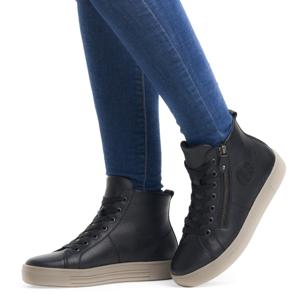 detail Dámská kotníková obuv REMONTE D0972-01 černá W3