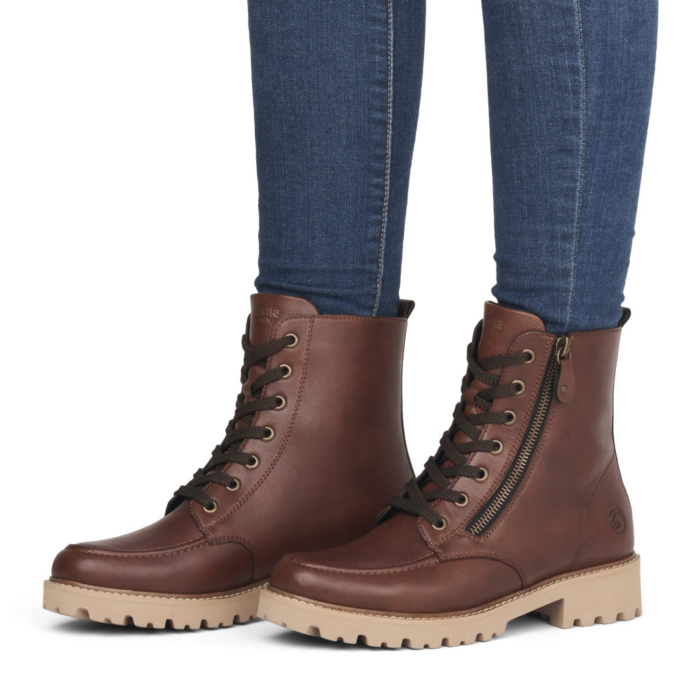 detail Dámská kotníková obuv REMONTE D8667-22 hnědá W3