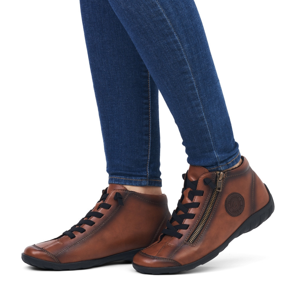 detail Dámská kotníková obuv REMONTE R3491-22 hnědá W3