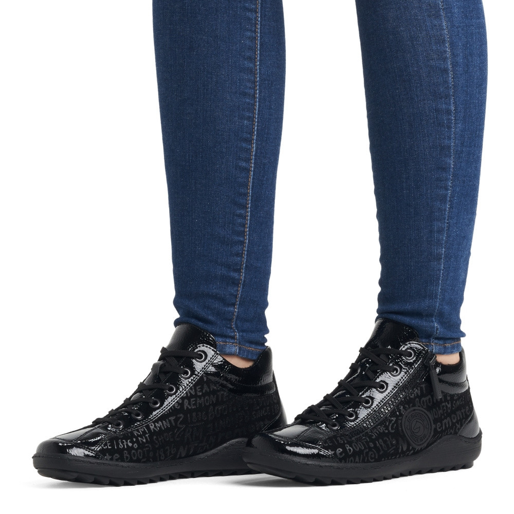 detail Dámská kotníková obuv REMONTE R1477-01 černá W3