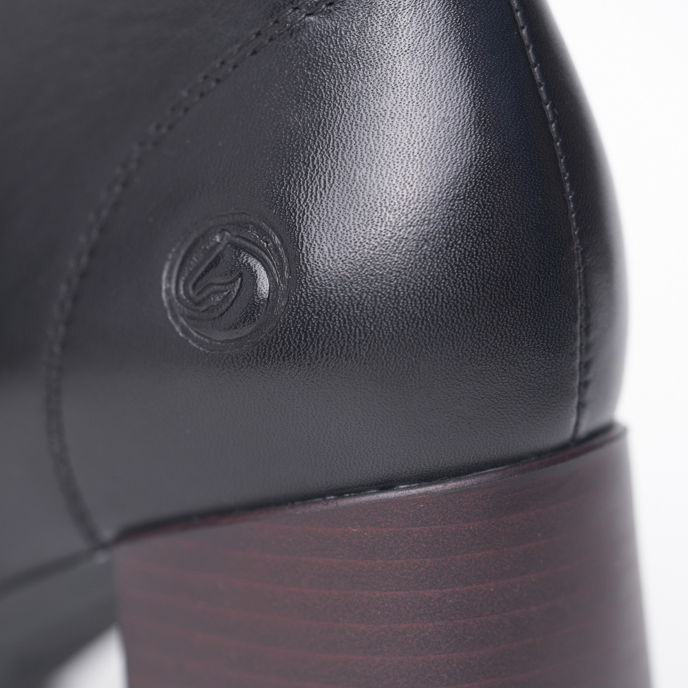 detail Dámska členková obuv REMONTE D0V72-01 čierna W3