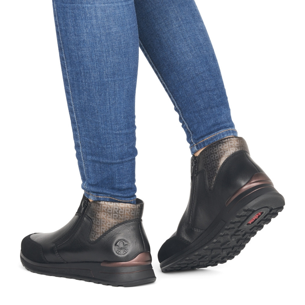 detail Dámská kotníková obuv RIEKER N1452-00 černá W3