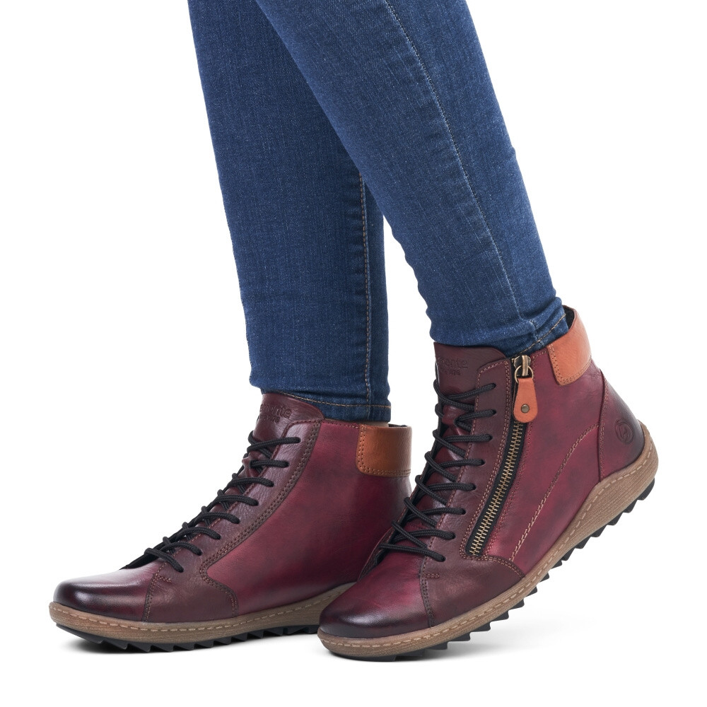 detail Dámská kotníková obuv REMONTE R1459-35 červená W3