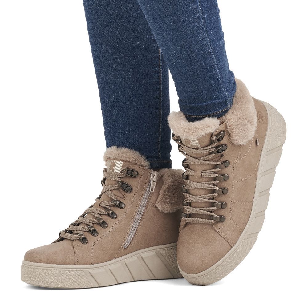 detail Dámská kotníková obuv RIEKER W0560-20 béžová W3