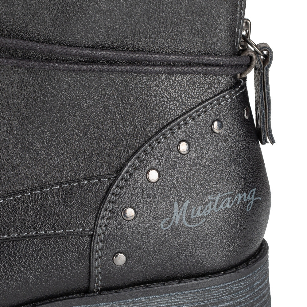 detail Dámská kotníková obuv MUSTANG 1265508-9 černá W3