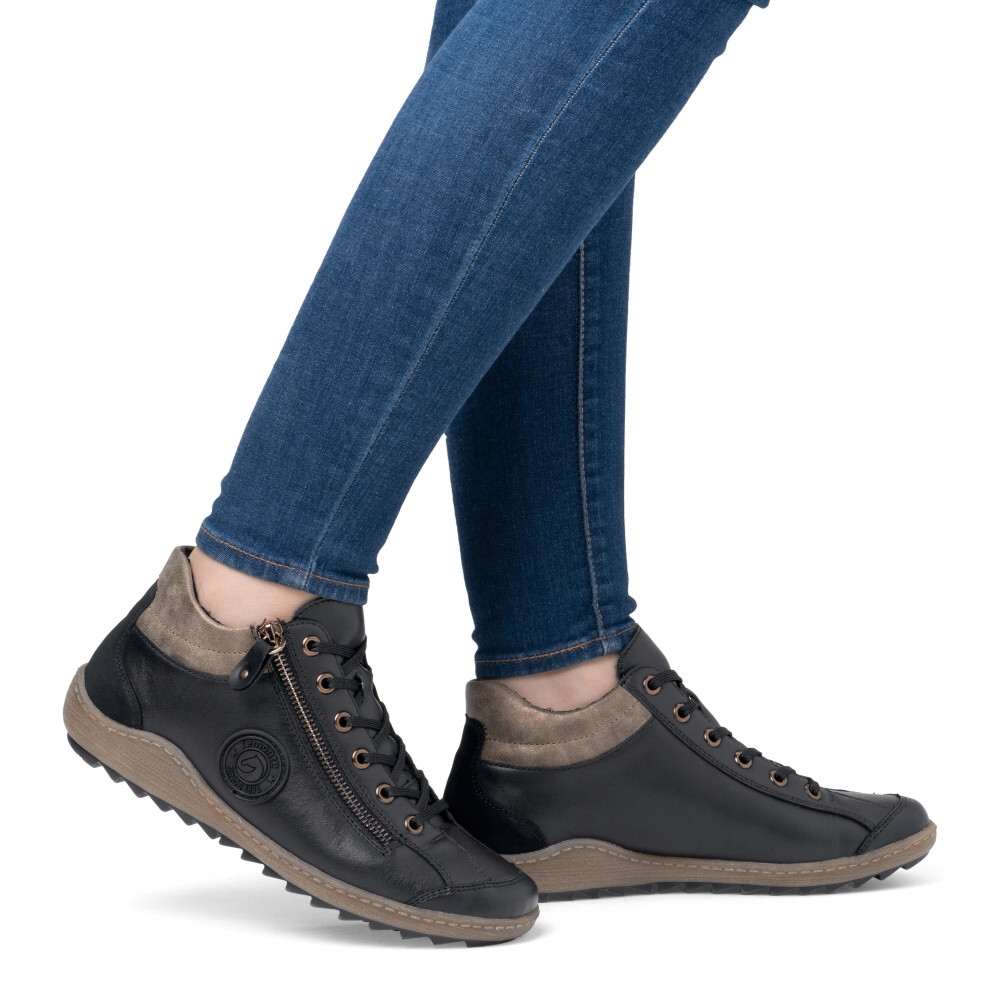 detail Dámska členková obuv REMONTE R1477-03 čierna W4