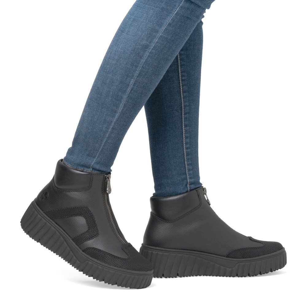 detail Dámská kotníková obuv RIEKER N2551-00 černá W4