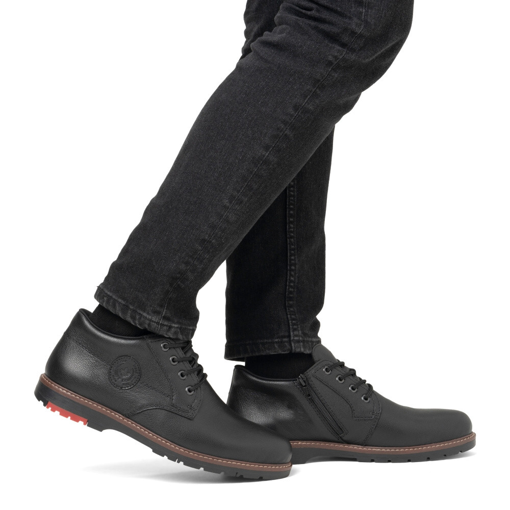 detail Pánská kotníková obuv RIEKER 10539-00 černá W5