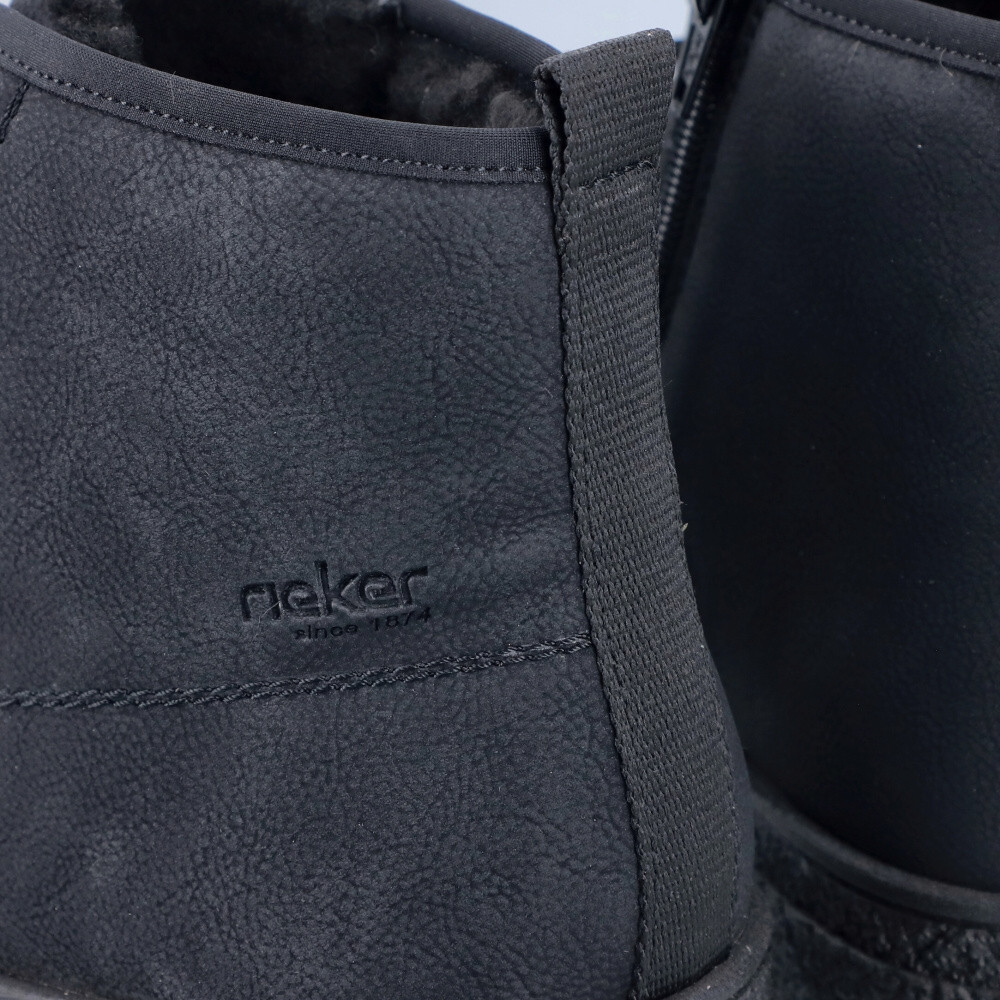 detail Pánská kotníková obuv RIEKER 31030-00 černá W4