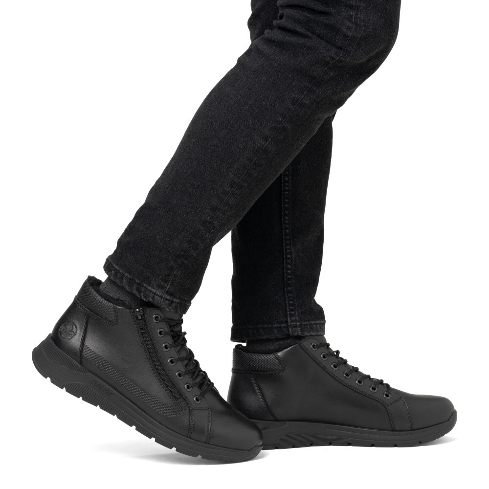 detail Pánská kotníková obuv RIEKER 39604-00 černá W4