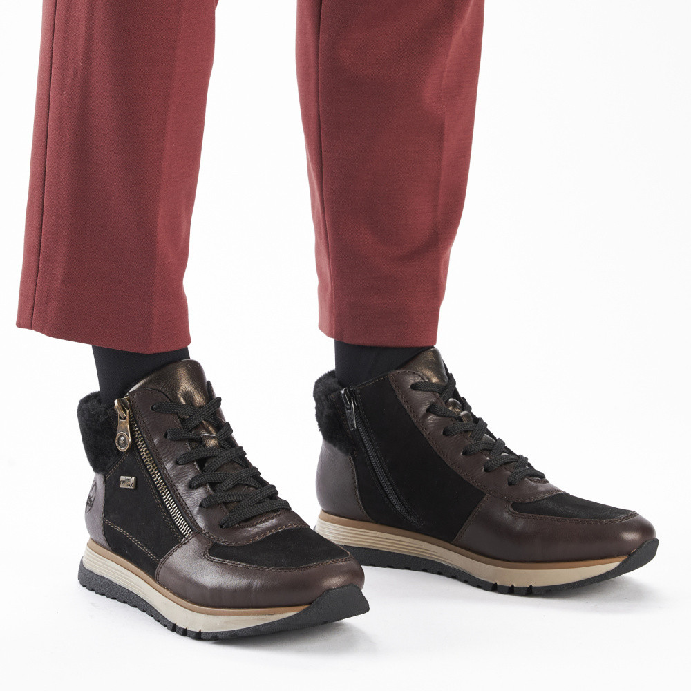 detail Dámska členková obuv RIEKER 49040-00 čierna W4