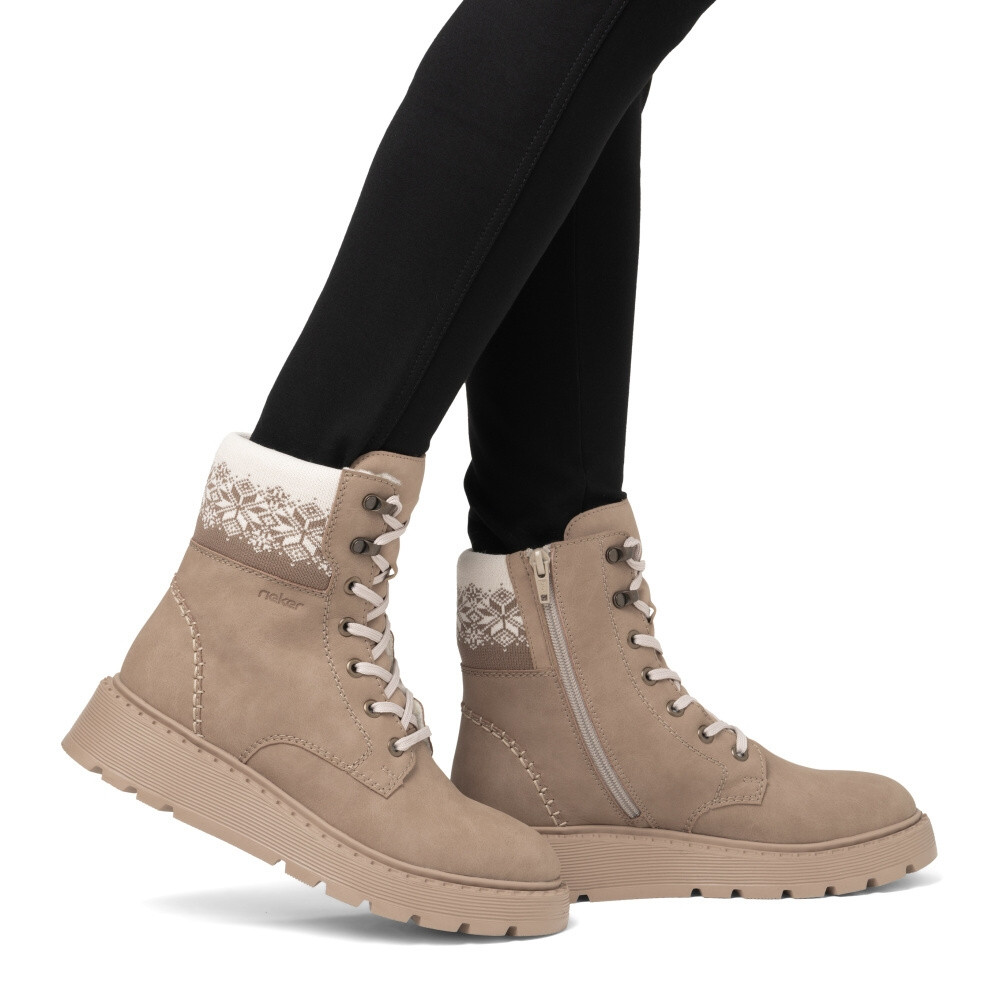 detail Dámska členková obuv RIEKER 70403-20 béžová W4