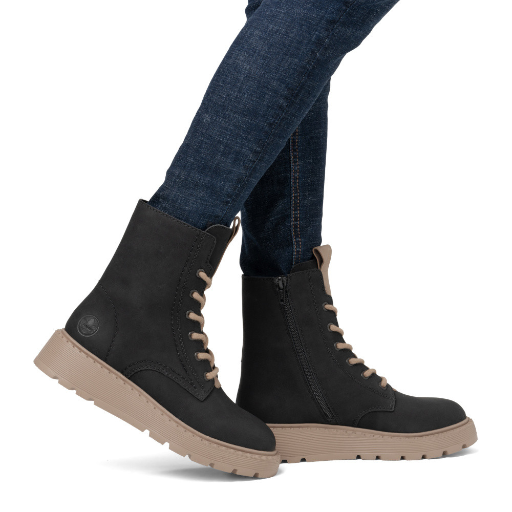 detail Dámská kotníková obuv RIEKER 70404-00 černá W4