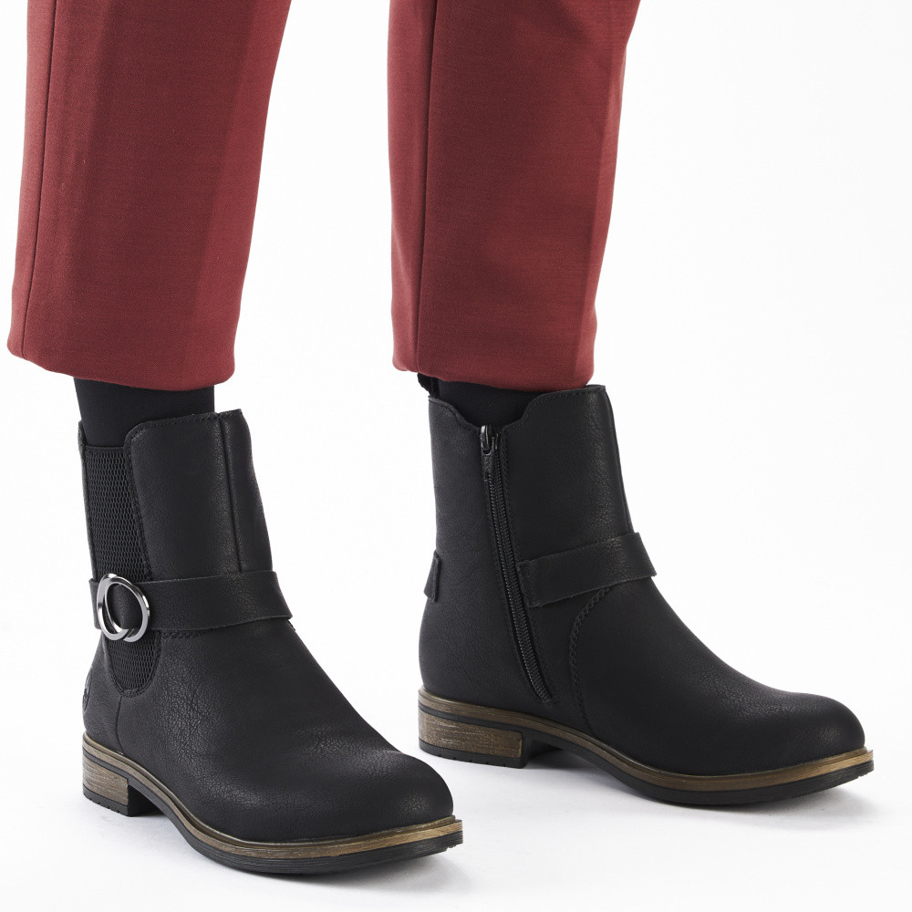 detail Dámská kotníková obuv RIEKER 72252-00 černá W4