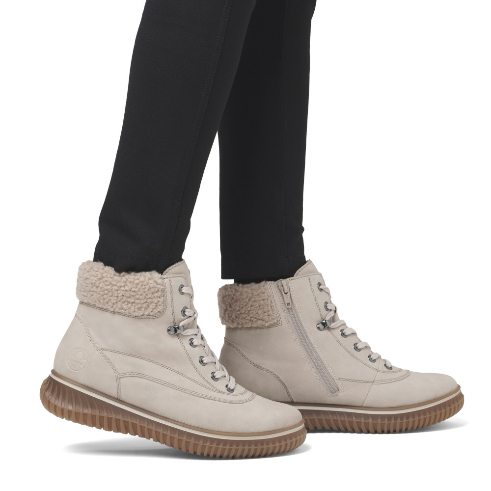 detail Dámská kotníková obuv RIEKER 74200-62 béžová W4