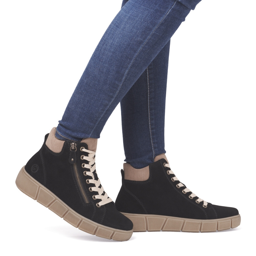 detail Dámska členková obuv REMONTE D1T70-03 čierna W4