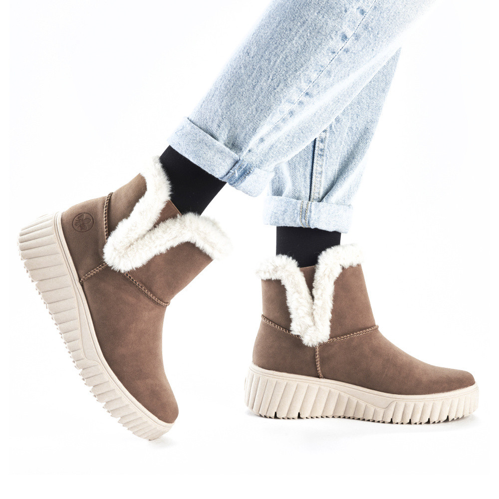 detail Dámská kotníková obuv RIEKER N2560-24 hnědá W4